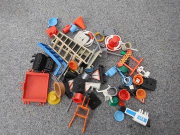 wat losse items van vintage Playmobil (1970) beschikbaar voor biedingen