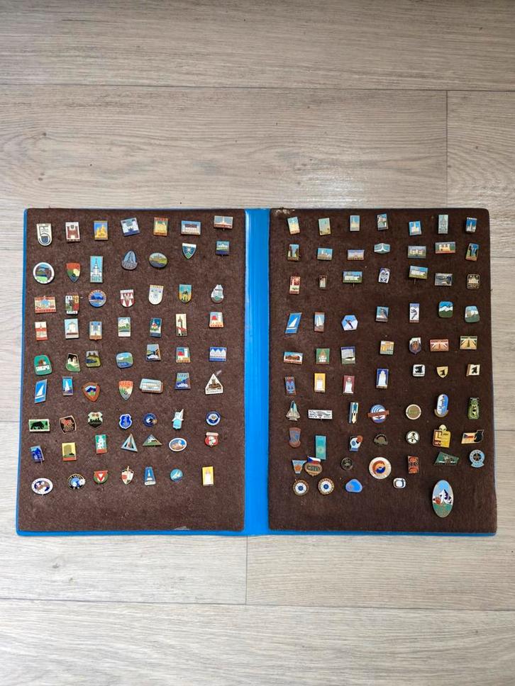 Super mooie speldjes, vintage,steden Tsjechie, jaren 50, Verzamelen, Speldjes, Pins en Buttons, Gebruikt, Overige onderwerpen