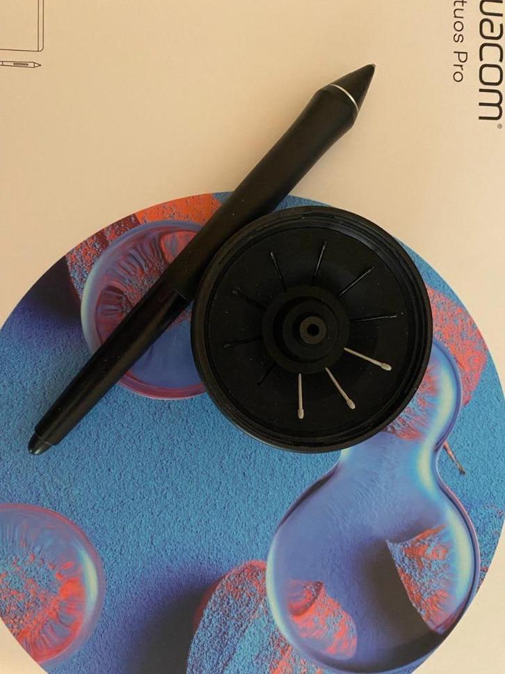 Wacom intuos pro tekentablet (PTH460K1B), Computers en Software, Tekentablets, Gebruikt, Draadloos, Multi-touch, Ophalen of Verzenden