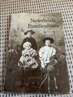 Nederlands Familiealbum - Wim Zaal, Leonard de Vries, Ophalen of Verzenden, Gelezen, Catalogus