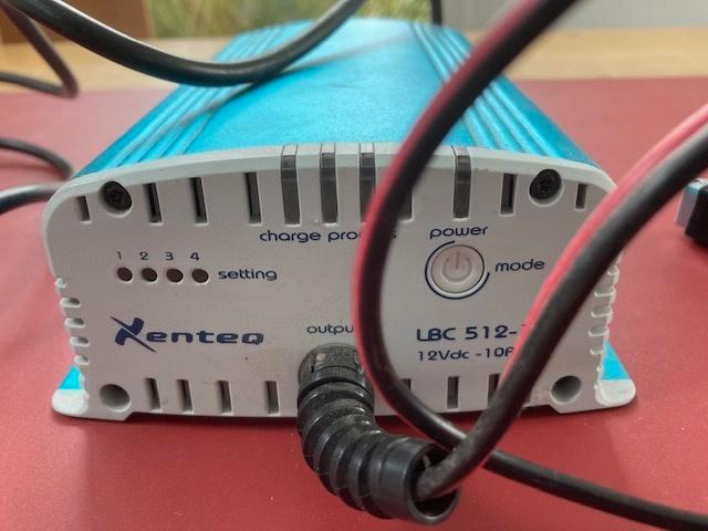 Acculader caravan, Caravans en Kamperen, Caravan accessoires, Gebruikt, Ophalen