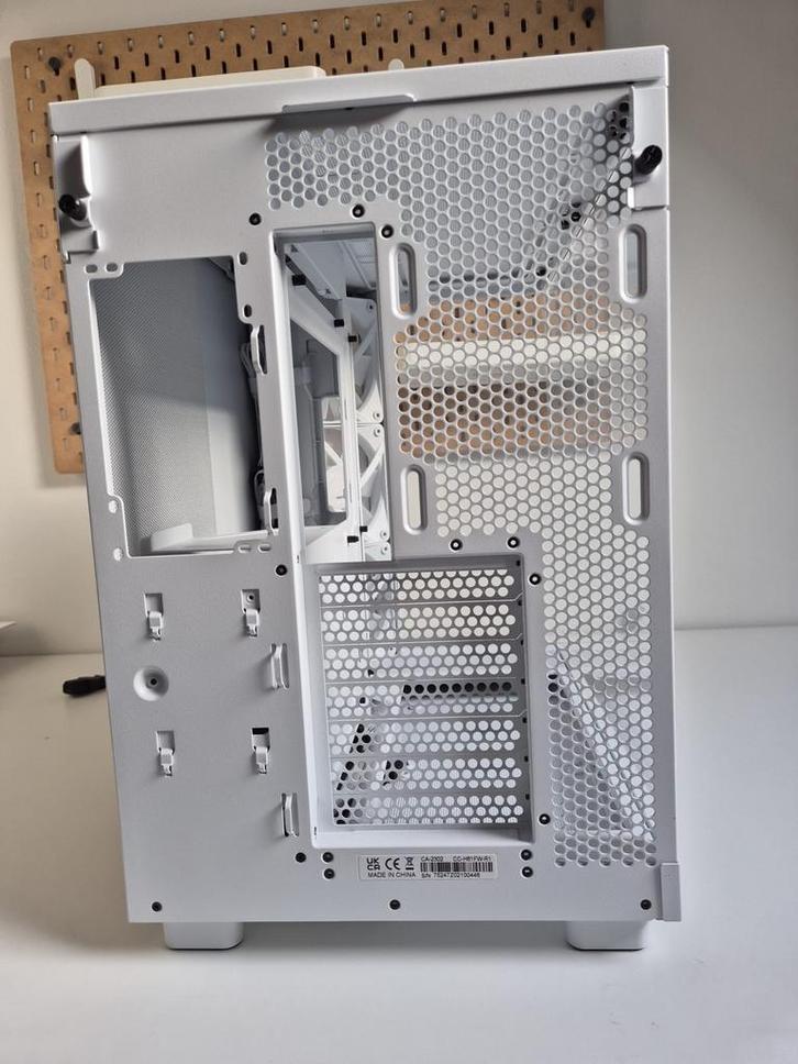 ️ NZXT H6 Flow RGB White – Zo goed als nieuw – Met RGB fans, Computers en Software, Computerbehuizingen, Zo goed als nieuw, Ophalen