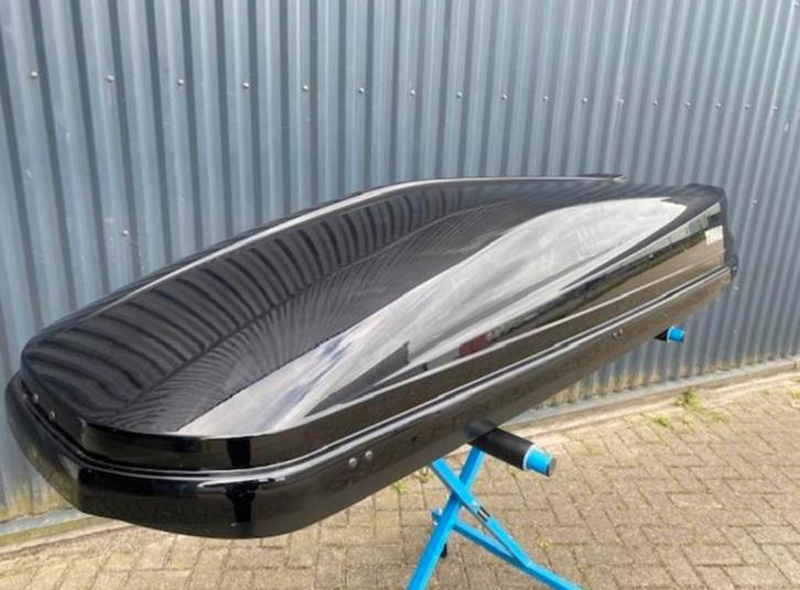 Thule Touring Sport 600 dakkoffer,kleur  glimmend zwart, Caravans en Kamperen, Kampeeraccessoires, Gebruikt, Ophalen of Verzenden