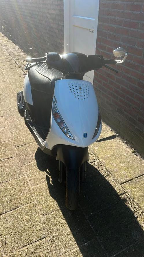 Piaggio zip 4takt brom, Fietsen en Brommers, Scooters | Piaggio, Zo goed als nieuw, Zip, Ophalen