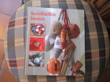 mj/KERSTBALLEN /breiboek/breien boek 63 blz beschikbaar voor biedingen