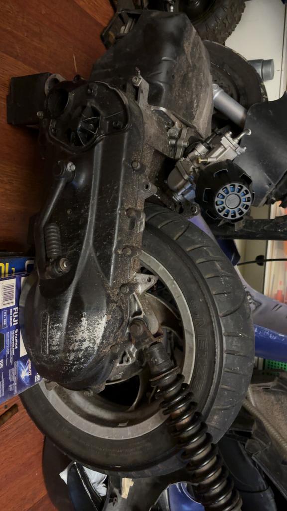 125cc skipper lx blok, Fietsen en Brommers, Brommeronderdelen | Scooters, Zo goed als nieuw, Piaggio, Blok, Ophalen of Verzenden