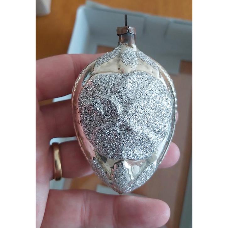 Oude kerstversiering,  kerstbal hart met bloemmotief, Diversen, Kerst, Zo goed als nieuw, Ophalen of Verzenden