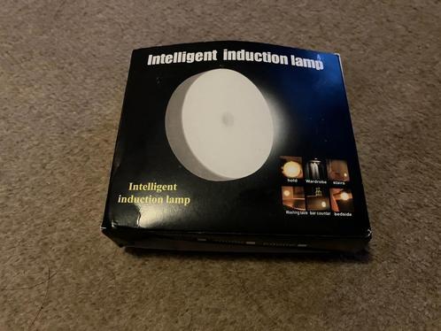 Oplaadbare LED lamp met verschillende wit standen NIEUW, Huis en Inrichting, Lampen | Losse lampen, Nieuw, Led-lamp, Ophalen of Verzenden