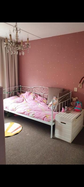 1-persoonsbed, stalen frame & lattenbodem beschikbaar voor biedingen