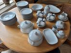 12 persoons servies, Bareuther., Huis en Inrichting, Keuken | Servies, Ophalen, Zo goed als nieuw, Overige stijlen, Porselein