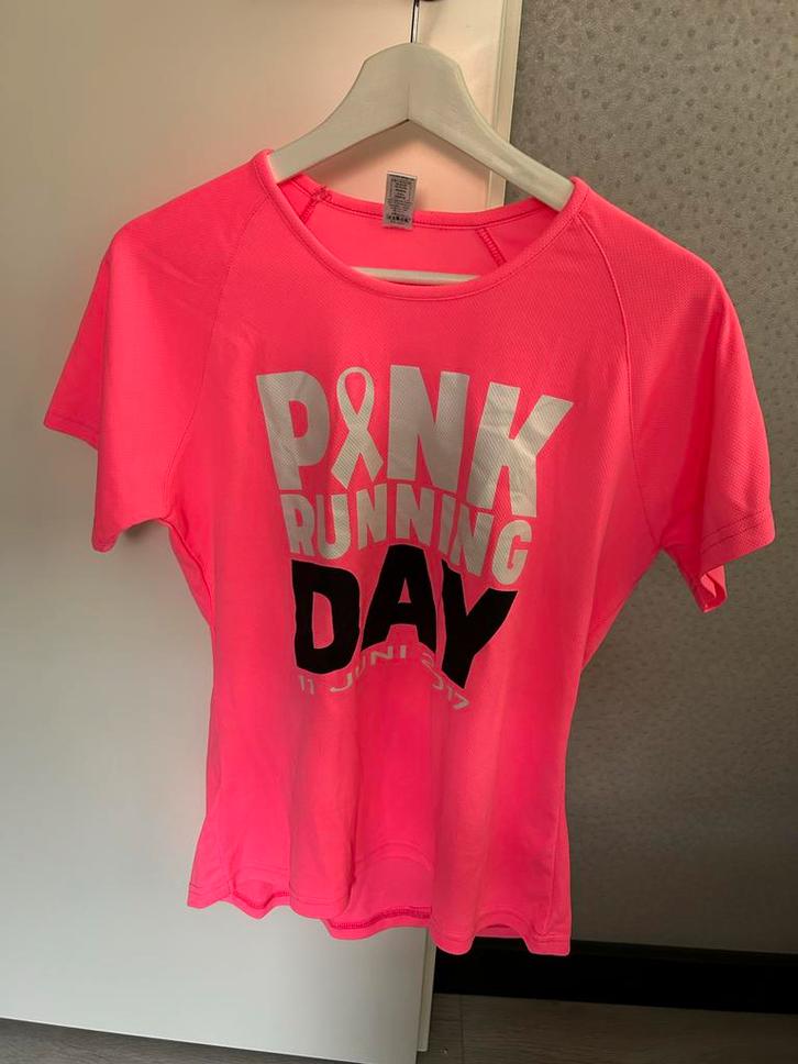 Roze hardloopshirt - Maat L, Kleding | Dames, Sportkleding, Zo goed als nieuw, Maat 42/44 (L), Roze, Ophalen of Verzenden
