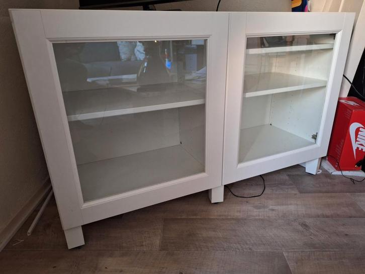 Ikea Besta kast met vitrine deuren, Huis en Inrichting, Kasten | Vitrinekasten, Gebruikt, Minder dan 100 cm, 100 tot 150 cm, 25 tot 50 cm