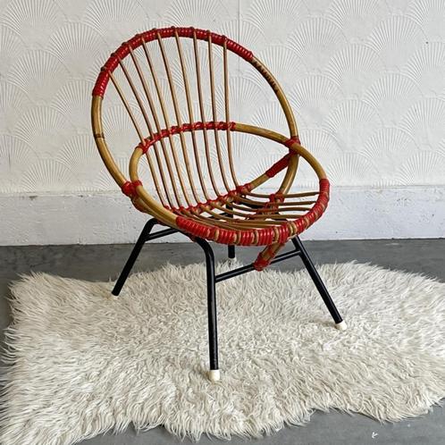 Jaren 60 rotan kinderstoeltje kuipstoel riet vintage bamboe, Kinderen en Baby's, Kinderkamer | Tafels en Stoelen, Gebruikt, Stoel(en)