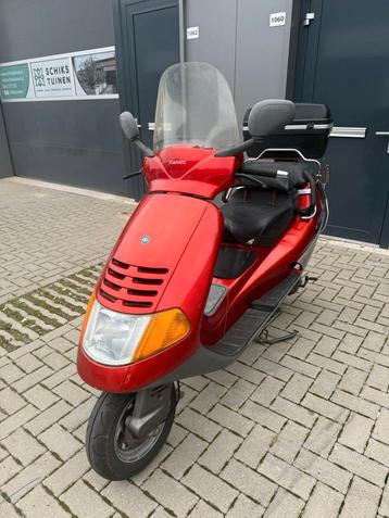 Piaggio Hexagon 125cc - Rood - beschikbaar voor biedingen