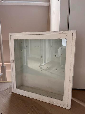 Brocante Pronk/Sleutelkastje 61x62x15cm beschikbaar voor biedingen