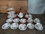 Royal Albert servies, Antiek en Kunst, Antiek | Servies compleet, Ophalen of Verzenden