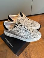 Sneakers Hip zwart/wit met lak detail maat 40, Kleding | Dames, Schoenen, Ophalen of Verzenden, Zo goed als nieuw, Wit, Sneakers of Gympen