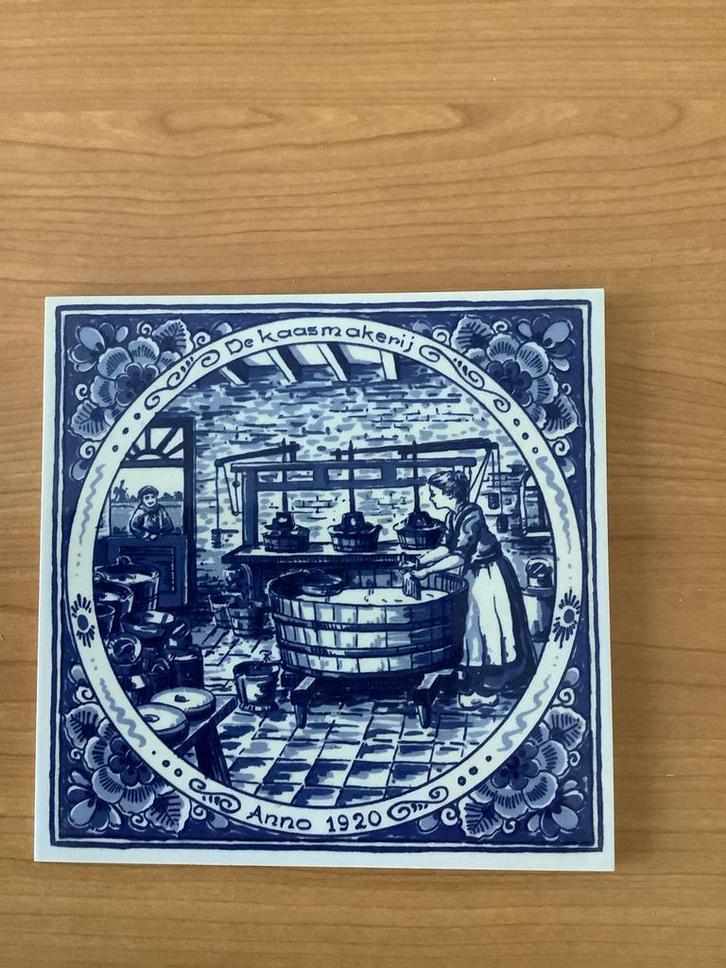 Delfts Blauw Tegeltje - Kaasmakerij Anno 1920, Antiek en Kunst, Antiek | Wandborden en Tegels, Ophalen of Verzenden