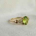Vintage ring goud 9k met peridot en diamant, Verzenden, Zo goed als nieuw, 17 tot 18, Dame of Heer