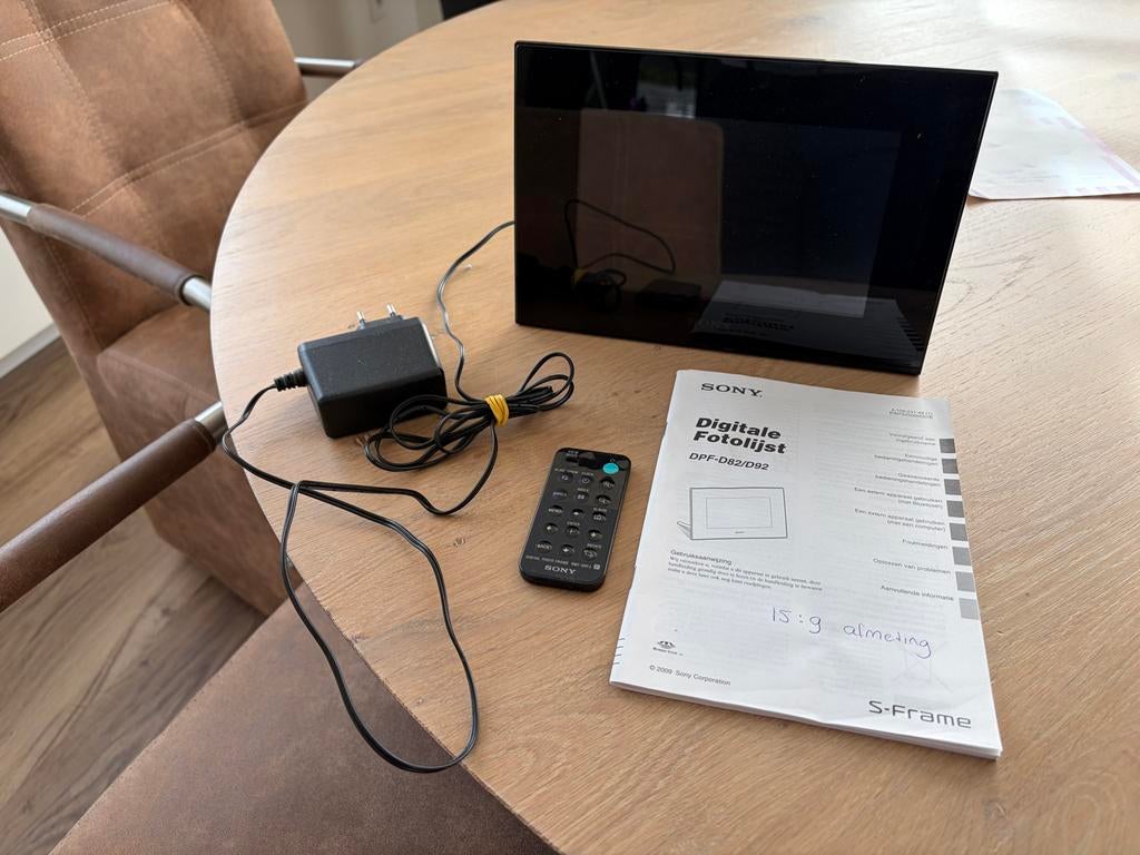 Digitale fotolijst, Ophalen of Verzenden, Zo goed als nieuw, Afstandsbediening