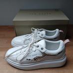 Ted Baker sneakers zgan wit met slangenprint maat 41   

Ted, Wit, Ophalen of Verzenden, Ted Baker, Sneakers of Gympen