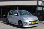 Daihatsu Sirion 2 1.3 AUTOMAAT 2005 Grijs nieuwe APK, Sport, Auto's, Daihatsu, Stof, Zwart, 4 cilinders, 930 kg