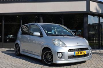 Daihatsu Sirion 2 1.3 AUTOMAAT 2005 Grijs nieuwe APK, Sport beschikbaar voor biedingen