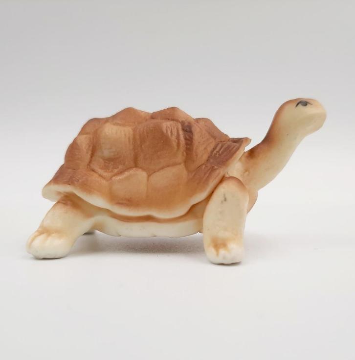 Prachtig porseleinen schildpad uit Japan | beeldje schildpad, Verzamelen, Beelden en Beeldjes, Zo goed als nieuw, Mens, Ophalen of Verzenden