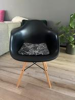 Eames model eettafel stoelen, Huis en Inrichting, Stoelen, Ophalen of Verzenden, Zo goed als nieuw, Wit