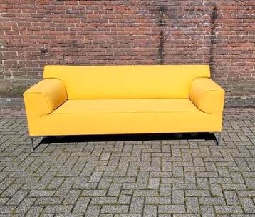 Design on Stock Bloq | 2,5 zits | Maïs geel | Refurbished  beschikbaar voor biedingen
