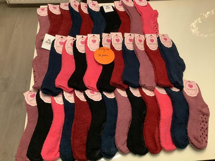 Partij warme sokken met antislip. ( partij 259), Diversen, Rommelmarktspullen, Nieuw