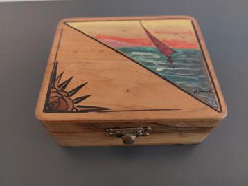 klein vintage doosje frans Frankrijk  beschikbaar voor biedingen