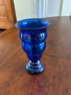 Blauwe glazen vaas, Blauw, Ophalen of Verzenden, Minder dan 50 cm, Glas