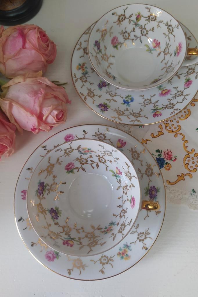 2 antieke kop &schoteltjes, Antiek en Kunst, Antiek | Servies los, Ophalen of Verzenden