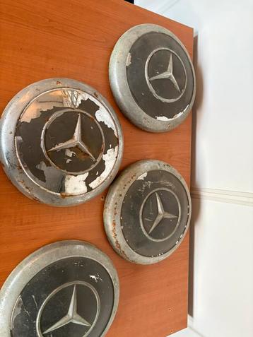 Wieldeksels Mercedes oldtimer beschikbaar voor biedingen