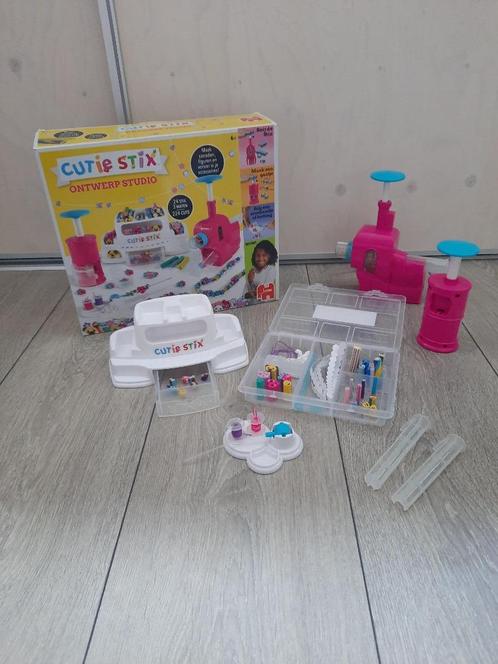 Cutie stix - ontwerp studio sieraden set incl stix - Jumbo, Kinderen en Baby's, Speelgoed | Educatief en Creatief, Gebruikt, Knutselen