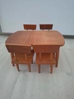 Oude vintage poppenhuis tafel en stoelen, Verzamelen, Poppenhuizen en Toebehoren, Ophalen of Verzenden, Zo goed als nieuw, Poppenhuis