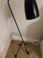 Gubi grashoppa vloerlamp zwart, Huis en Inrichting, Lampen | Vloerlampen, Ophalen of Verzenden, Zo goed als nieuw