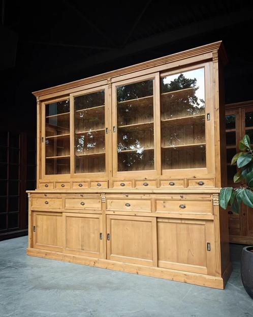 Oude grenen Buffetkast | Winkelkast | Servieskast #2148, Huis en Inrichting, Kasten | Buffetkasten, 200 cm of meer, 200 cm of meer
