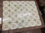 30 antieke wandtegels met fijne margrietjes, Ophalen