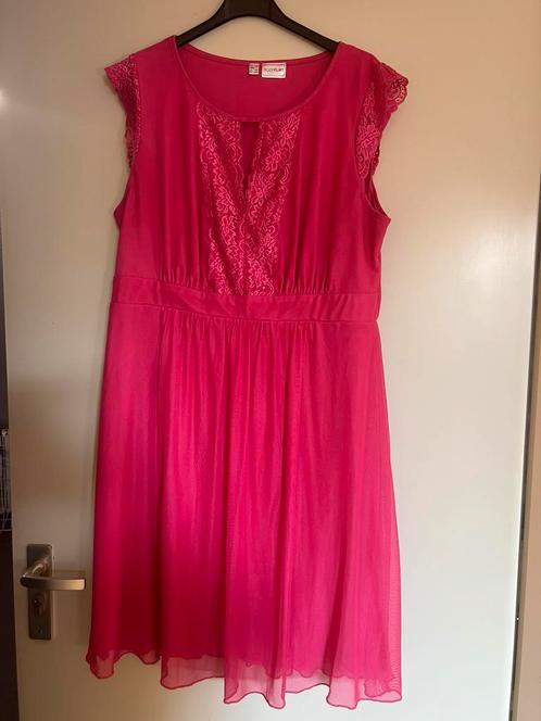 Jurk l, Kleding | Dames, Jurken, Zo goed als nieuw, Maat 42/44 (L), Roze, Boven de knie, Ophalen of Verzenden
