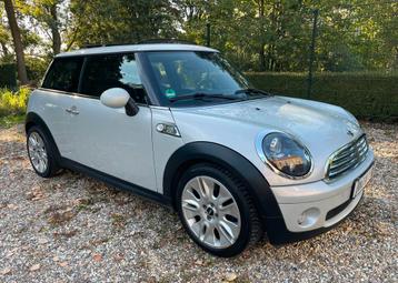 Mini Cooper Camden Edition Panoramadak/Bi Xenon/ Youngtimer beschikbaar voor biedingen