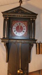 Oude handgemaakt en geverfde klok, Antiek en Kunst, Antiek | Klokken, Ophalen of Verzenden