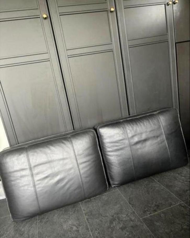 Ikea KIVIK Leren Kussens - Donkerbruin (2 stuks), Huis en Inrichting, Banken | Voetenbanken en Poefen, Gebruikt, 50 tot 75 cm