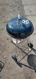 Weber bbq met houtskool rooster en rooster voor het vlees, Ophalen of Verzenden, Gebruikt, Weber kleur zwart