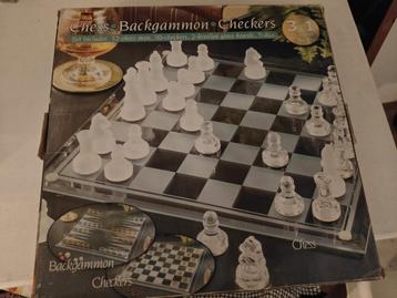 Glazen Schaak, Backgammon & Dammen Set beschikbaar voor biedingen