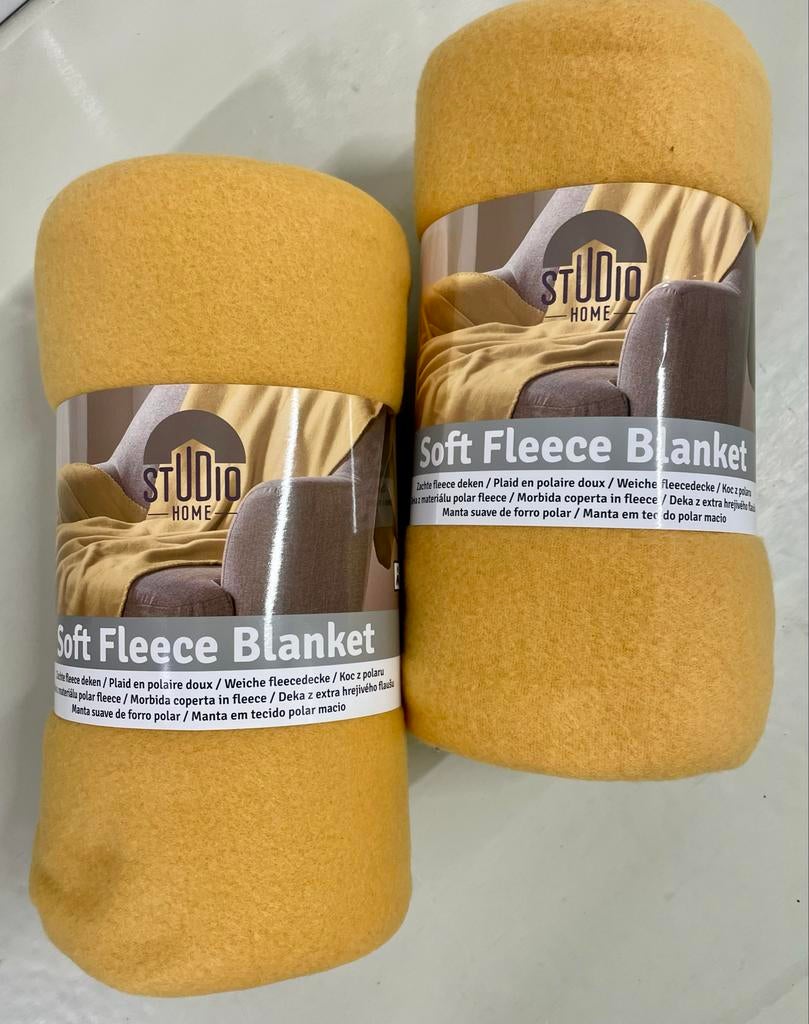 2 Nieuwe Zachte Fleece Dekens - Okergeel, Ophalen of Verzenden, Nieuw