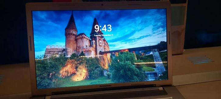 Lenovo Laptop Windows 11 prijs is bespreekbaar, Computers en Software, Windows Laptops, Zo goed als nieuw, 15 inch, 2 tot 3 Ghz