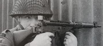 Wapens: Submachine Guns Military Manuals Wehrmacht enz. 