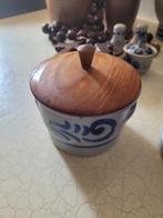 klein antiek Keuls potje met houten deksel, Antiek en Kunst, Ophalen of Verzenden